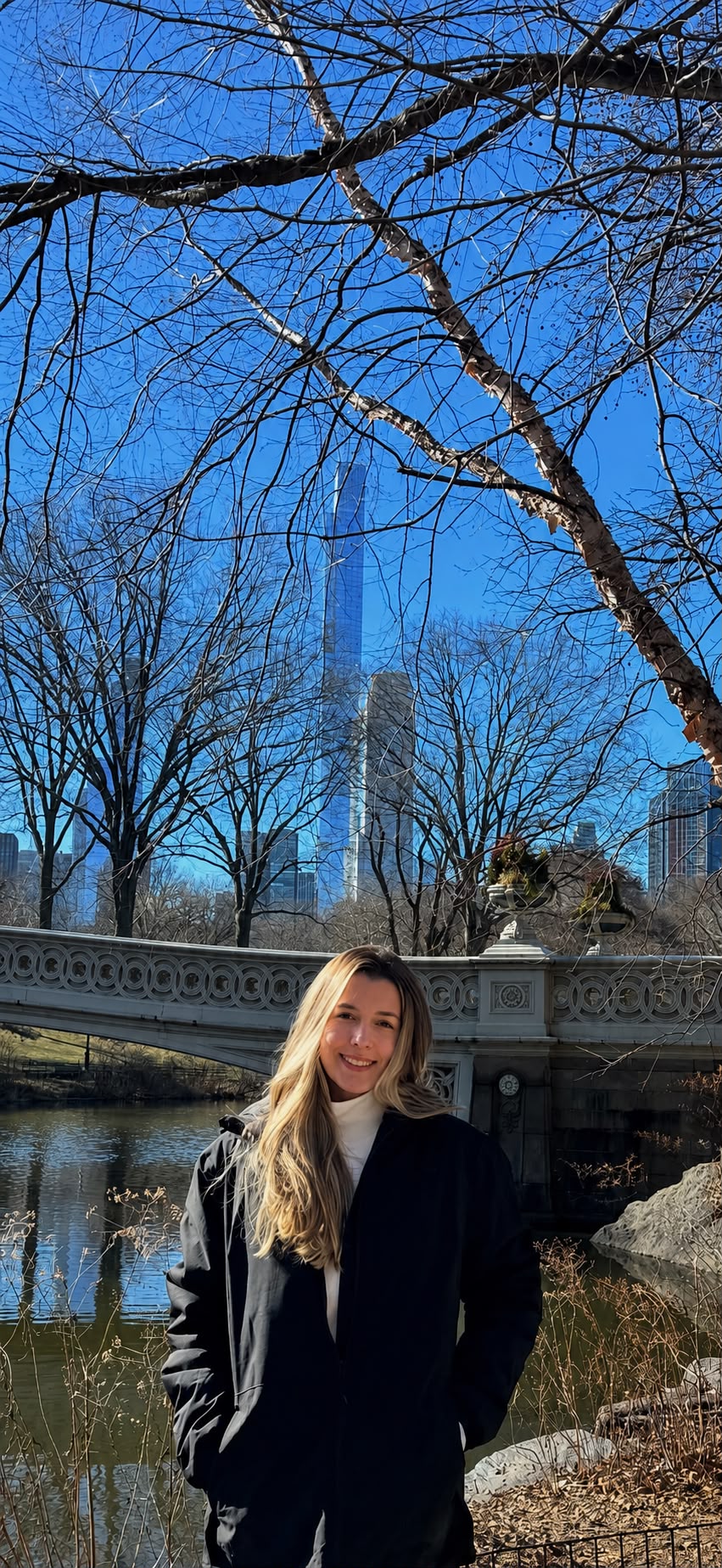 Julianna Goes, UGC creator, outdoors in New York